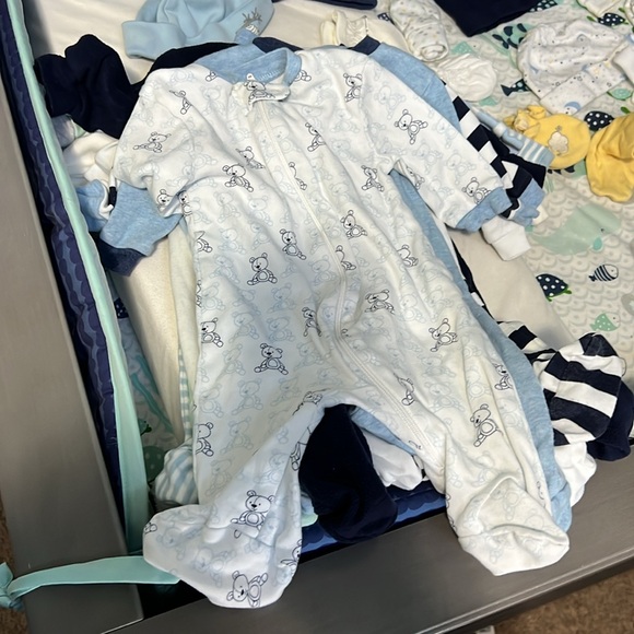 Onesies, hat, mittens, suckes, two pics suite. - Picture 8 of 17